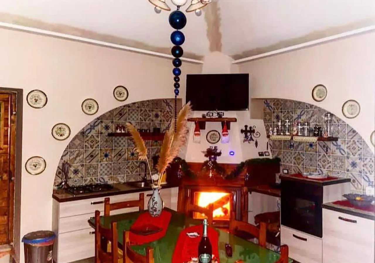 Chalet Grotta Monte Etna Maletto