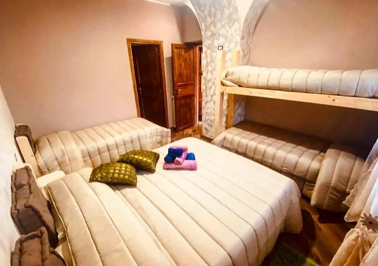 Chalet Grotta Monte Etna Maletto