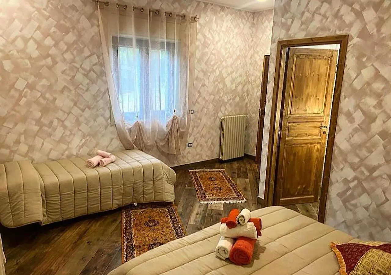 Chalet Grotta Monte Etna Maletto