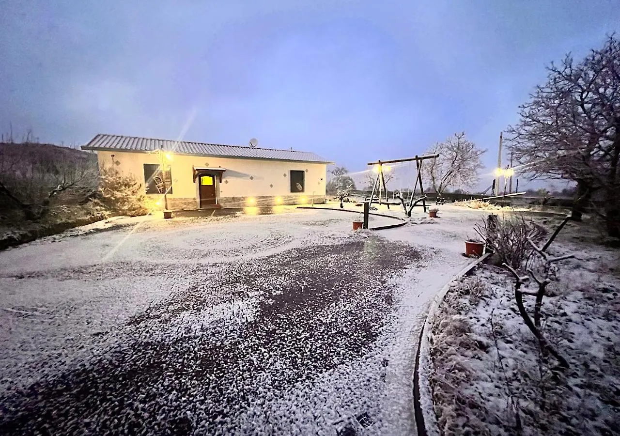 Chalet Grotta Monte Etna Maletto